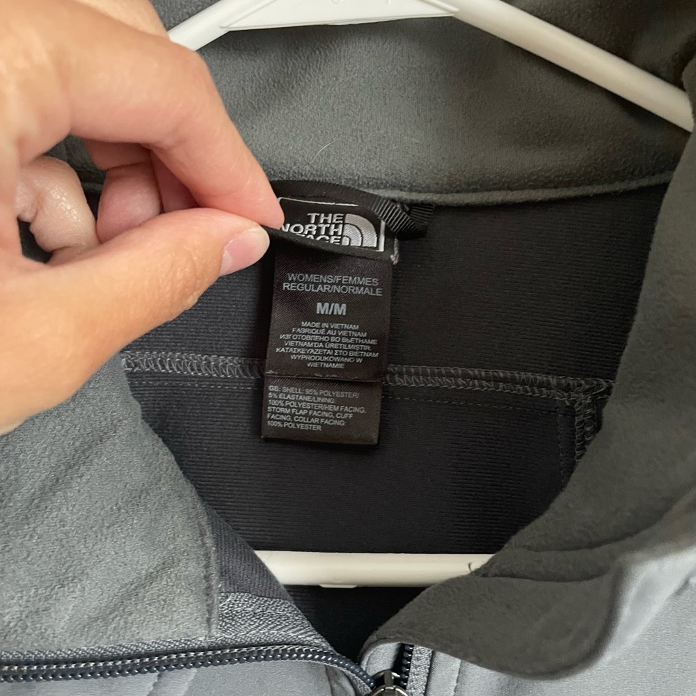 North face jacket - Picture 2 of 3